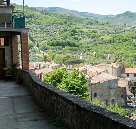 Cantina Nel Castello Montegiovi Extérieur photo