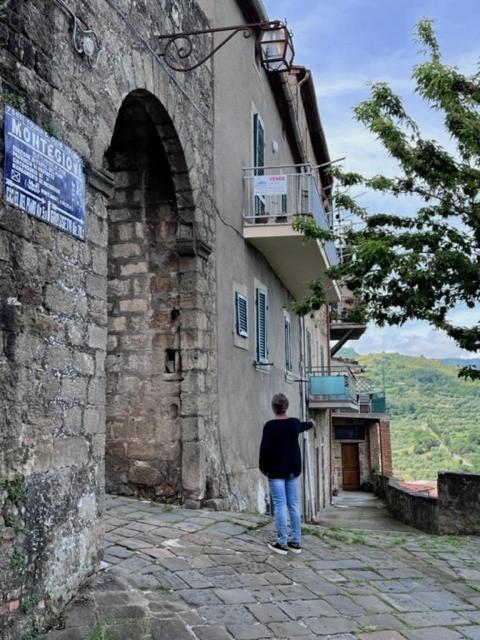 Cantina Nel Castello Montegiovi Extérieur photo