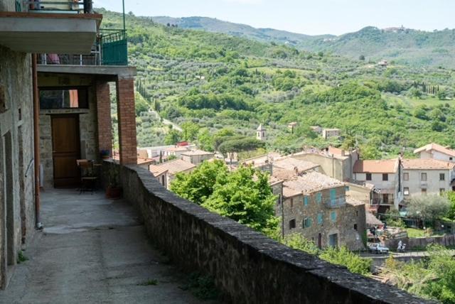 Cantina Nel Castello Montegiovi Extérieur photo